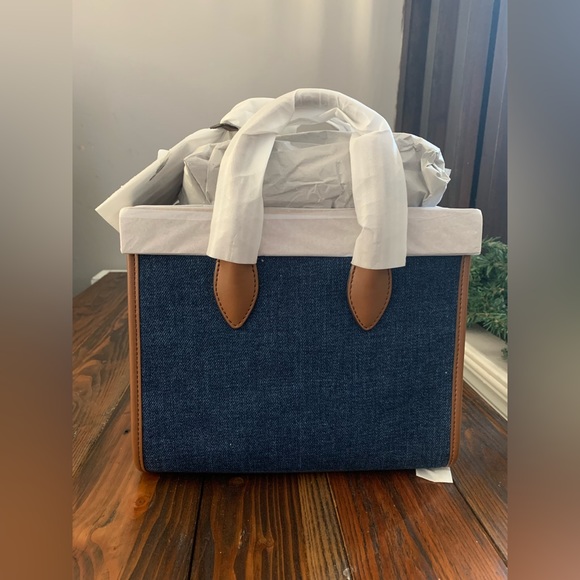 Michael Kors - Picture 2 of 3